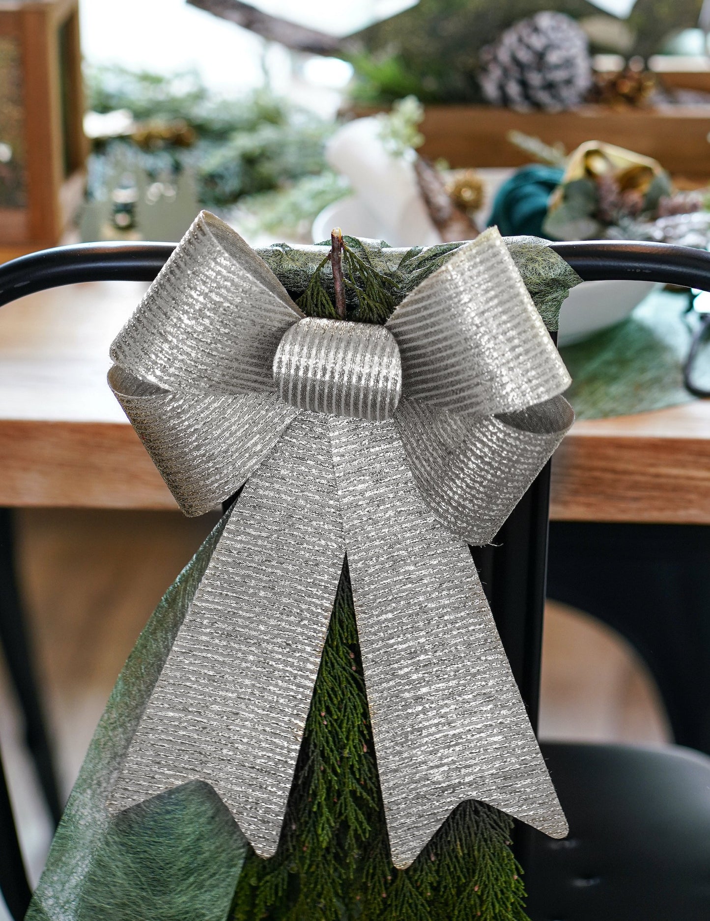 Блестяща сребърна панделка 23 x 38 cm