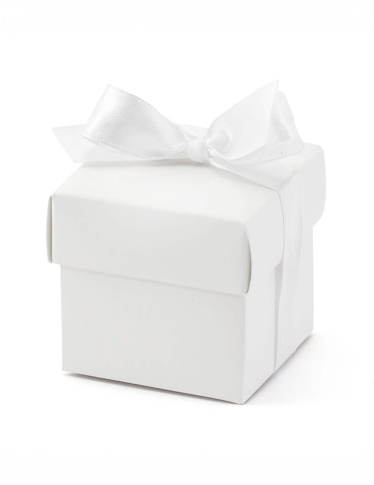 Gros plan sur le ruban de la boîte en carton pour mariage