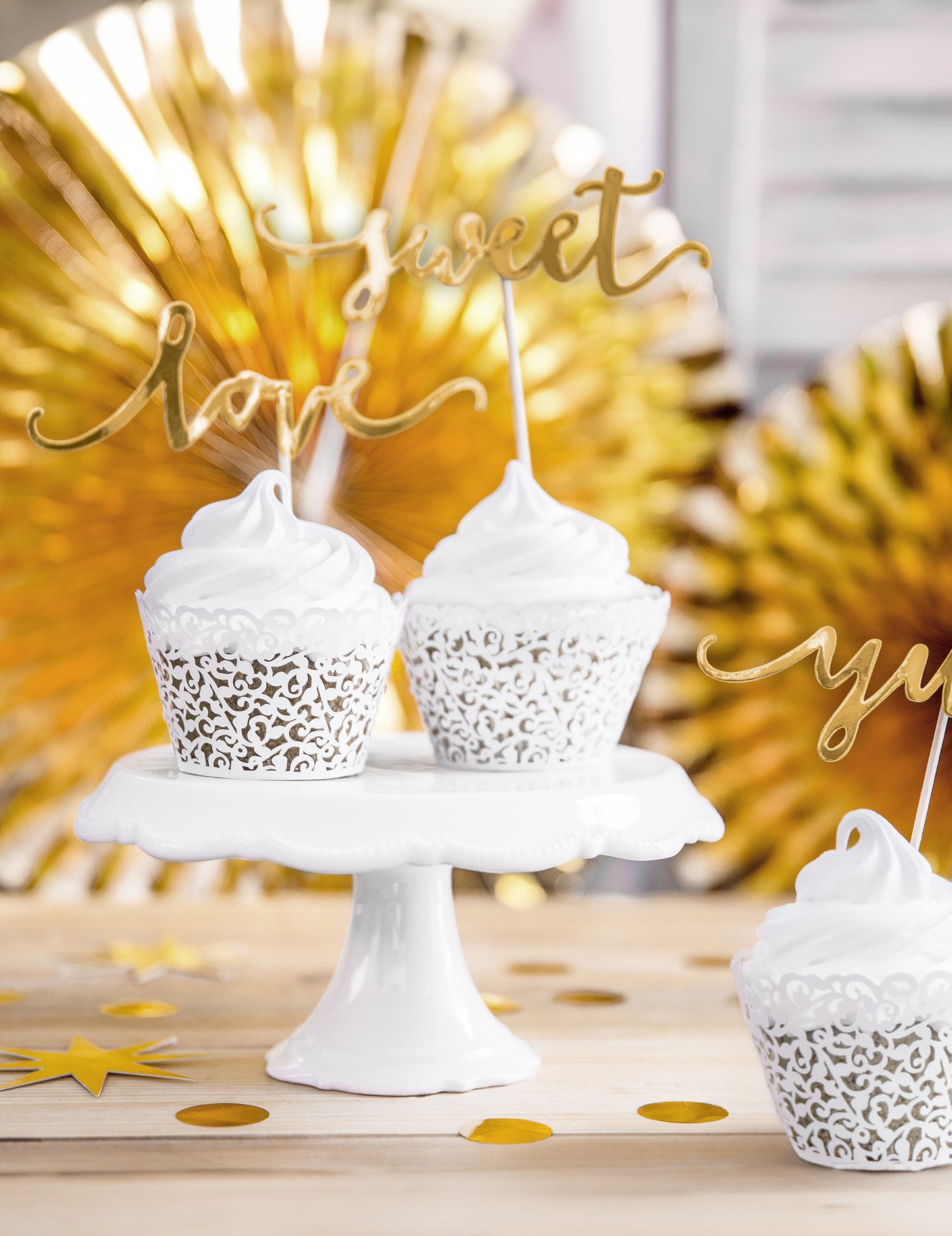 10 бели дантелени бордюри за мъфини 5,5 x 8,5 cm, сватбени декорации