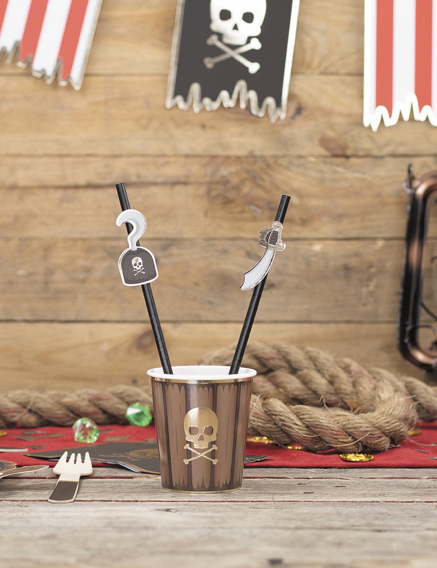 10 черни пиратски картонени сламки 20 cm