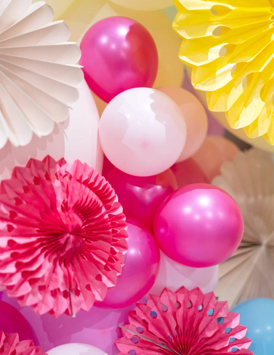 Détail de la composition décorative des mini ballons latex métallisés pour fête