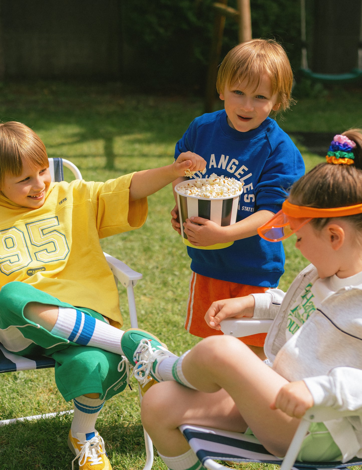 2 черно-бели раирани картонени кутии за закуски 14 cm