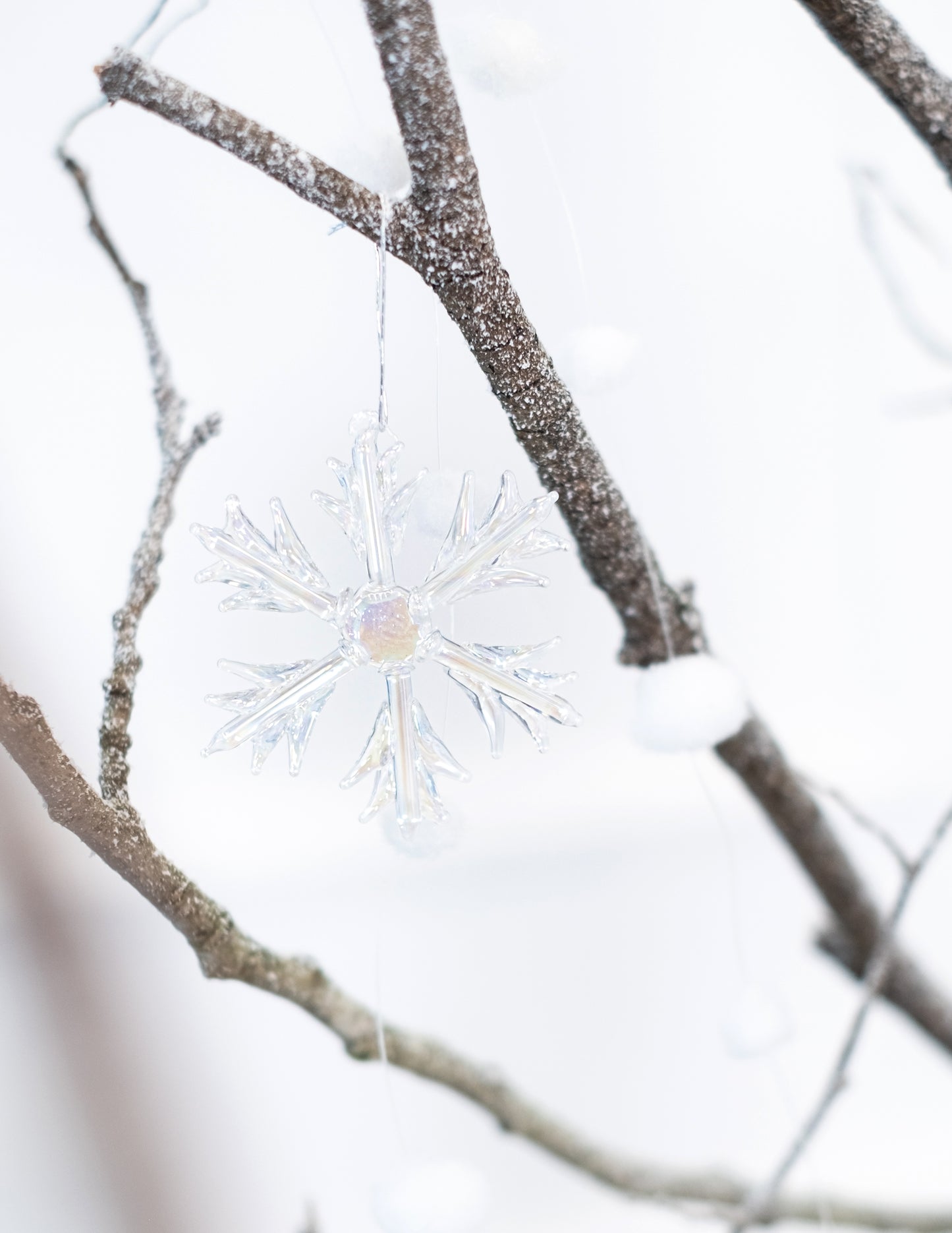 3 преливащи стъклени люспи за окачване на 7 cm