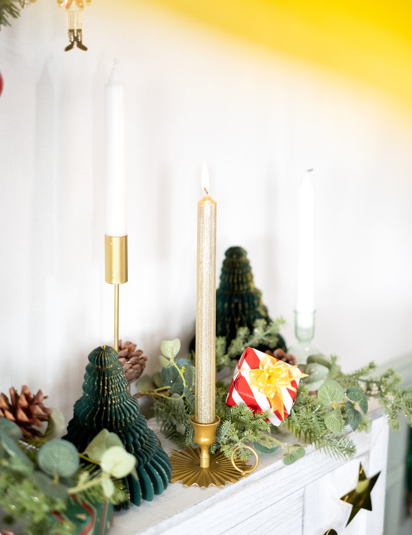 4 bougies chandelles or et paillettes 25 cm torsadées