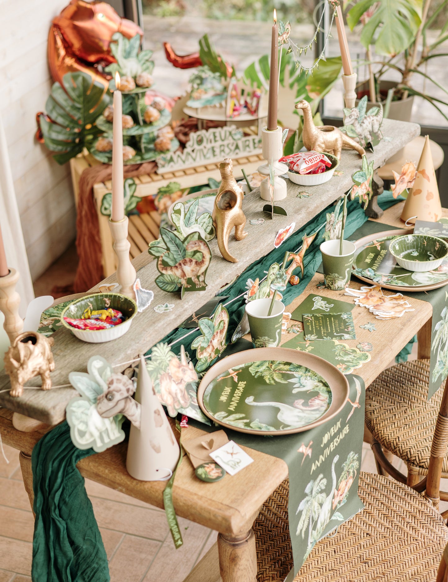 6 чинии с динозаври, честит рожден ден 23 cm картон