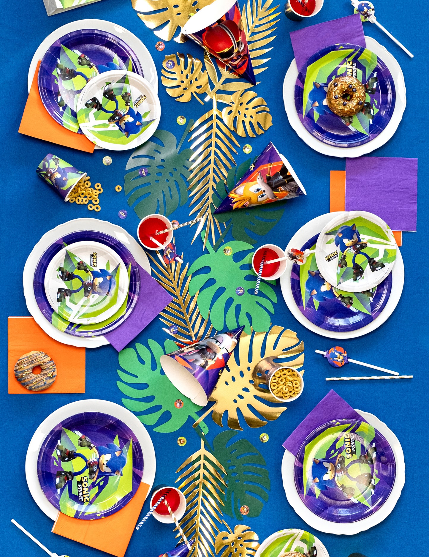 6 зелени и златни тропически картонени декорации за маса