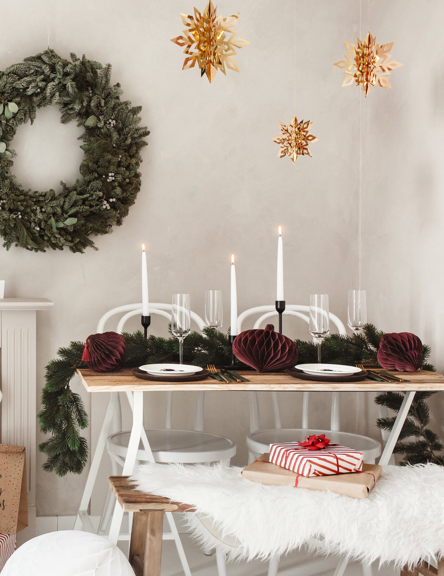 6 Суспензии в златен картон на снежинки 15, 20 и 25 cm