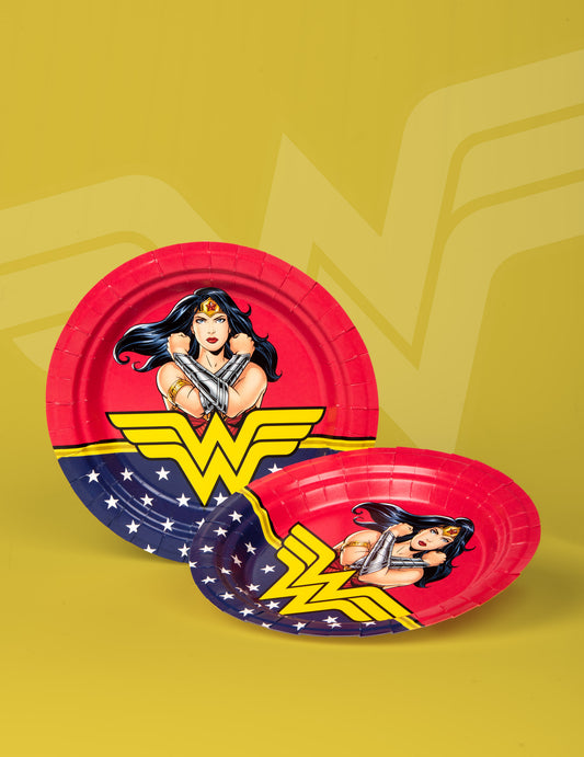 Vue d'ensemble des assiettes en carton Wonder Woman