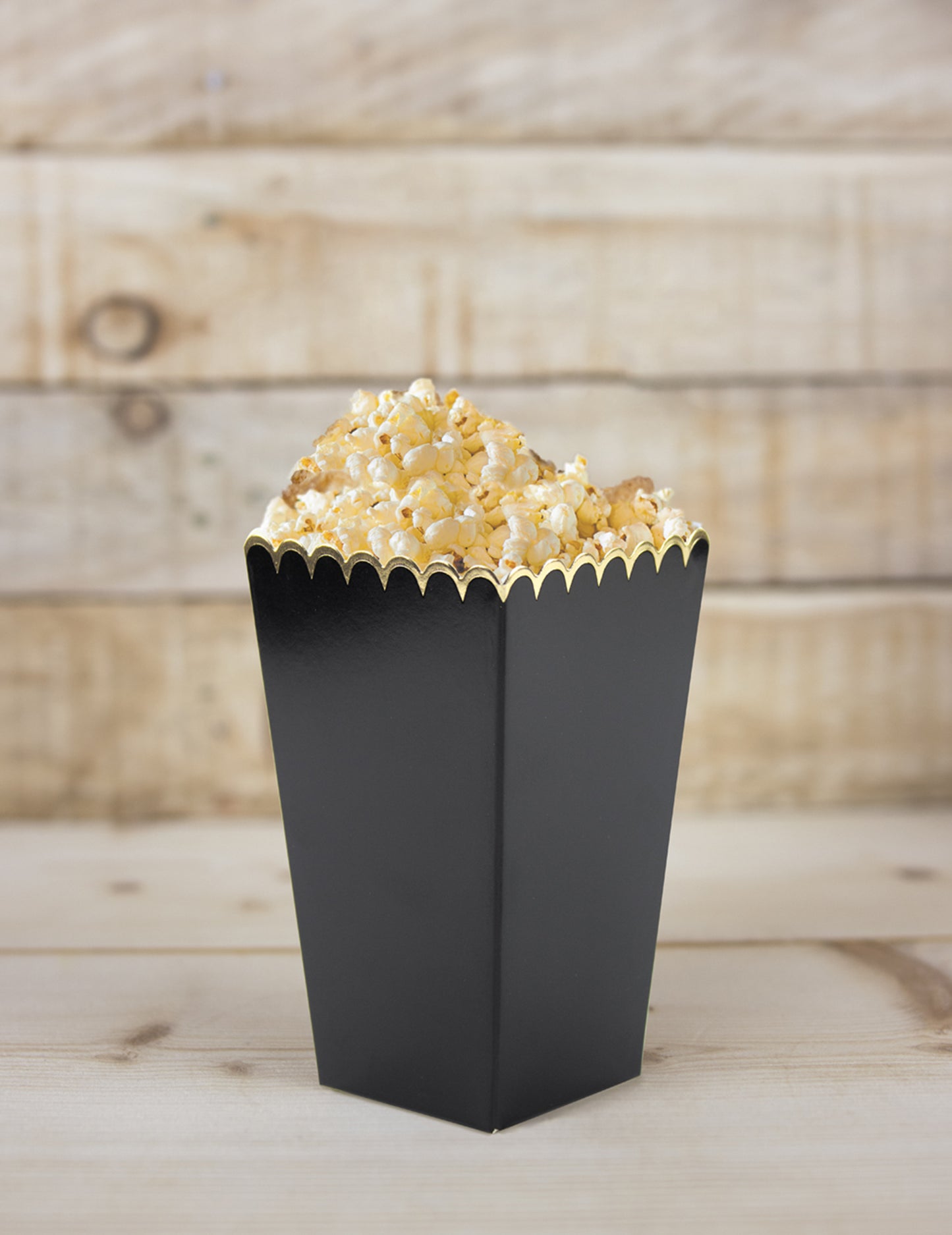 8 черни пуканки и златни кутии 12,5 х 7 см