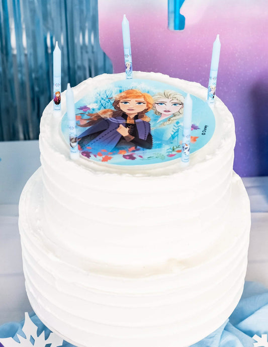Mise en situation sur un gâteau des bougies anniversaire La Reine des Neiges