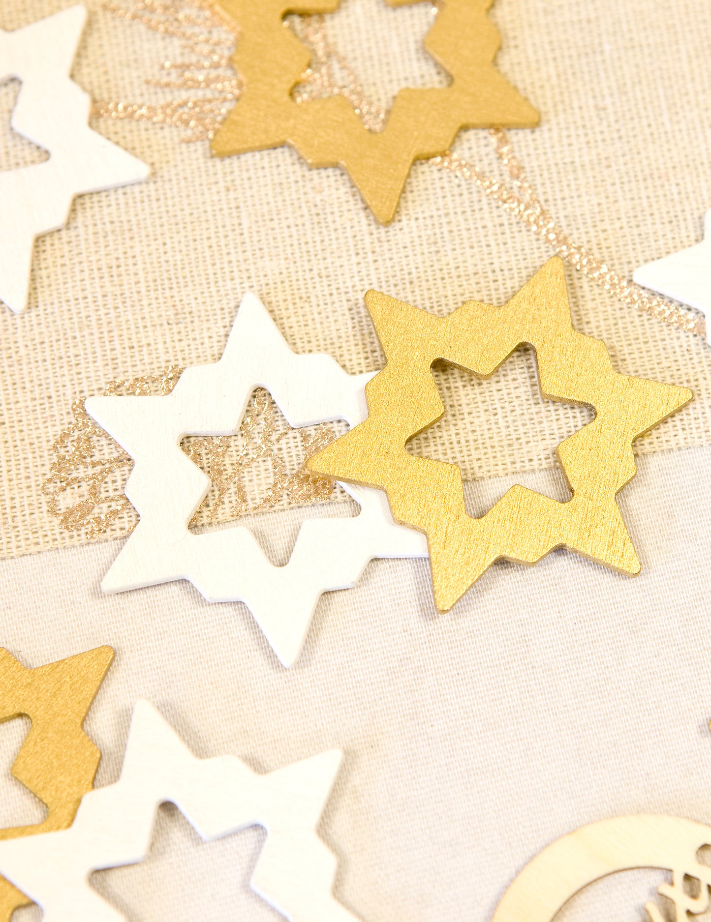 8 дървени конфети за маса с бели и златни звезди, 5 x 4,4 см cm за Коледа