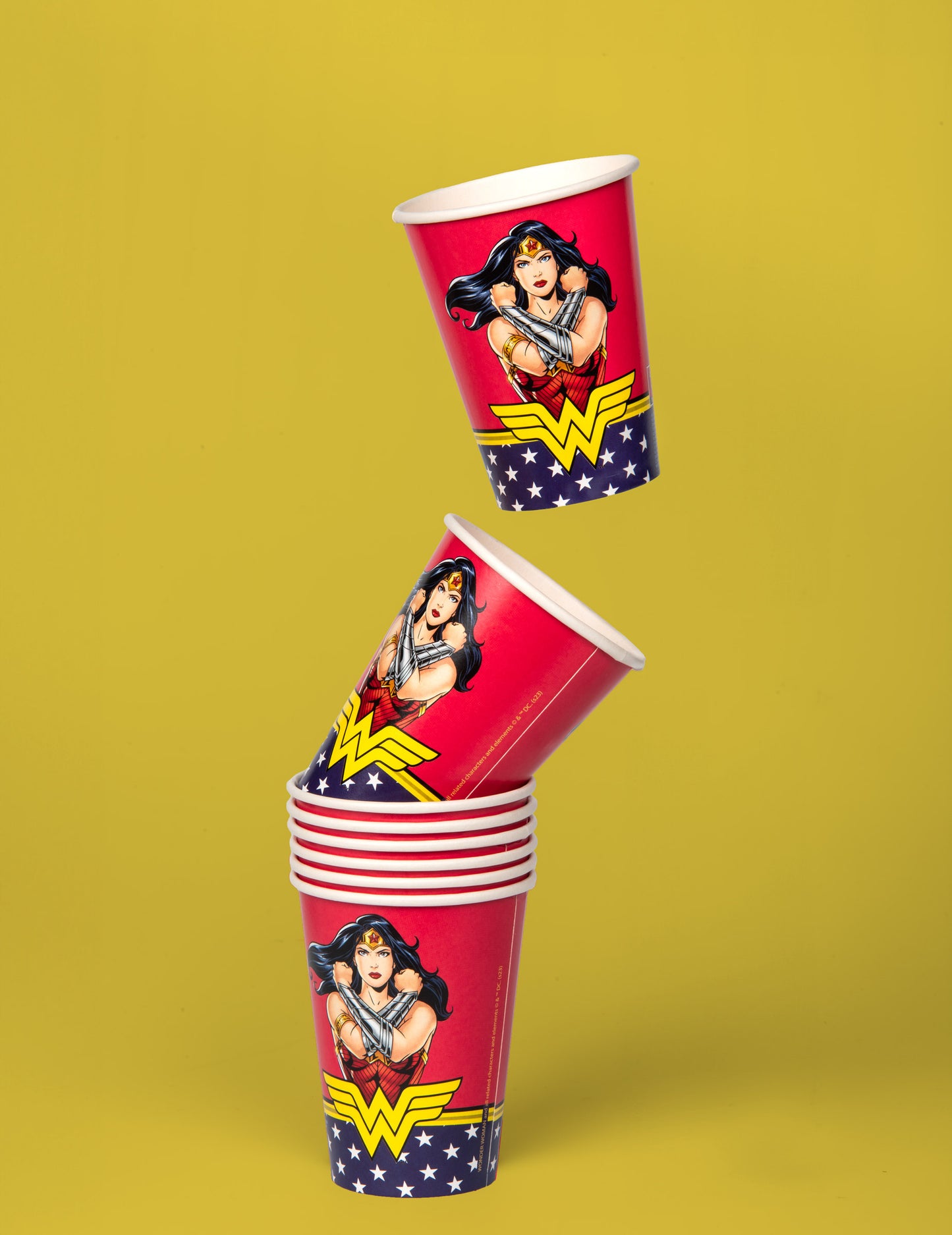 8 Wonder Woman 210 ml картонени чаши