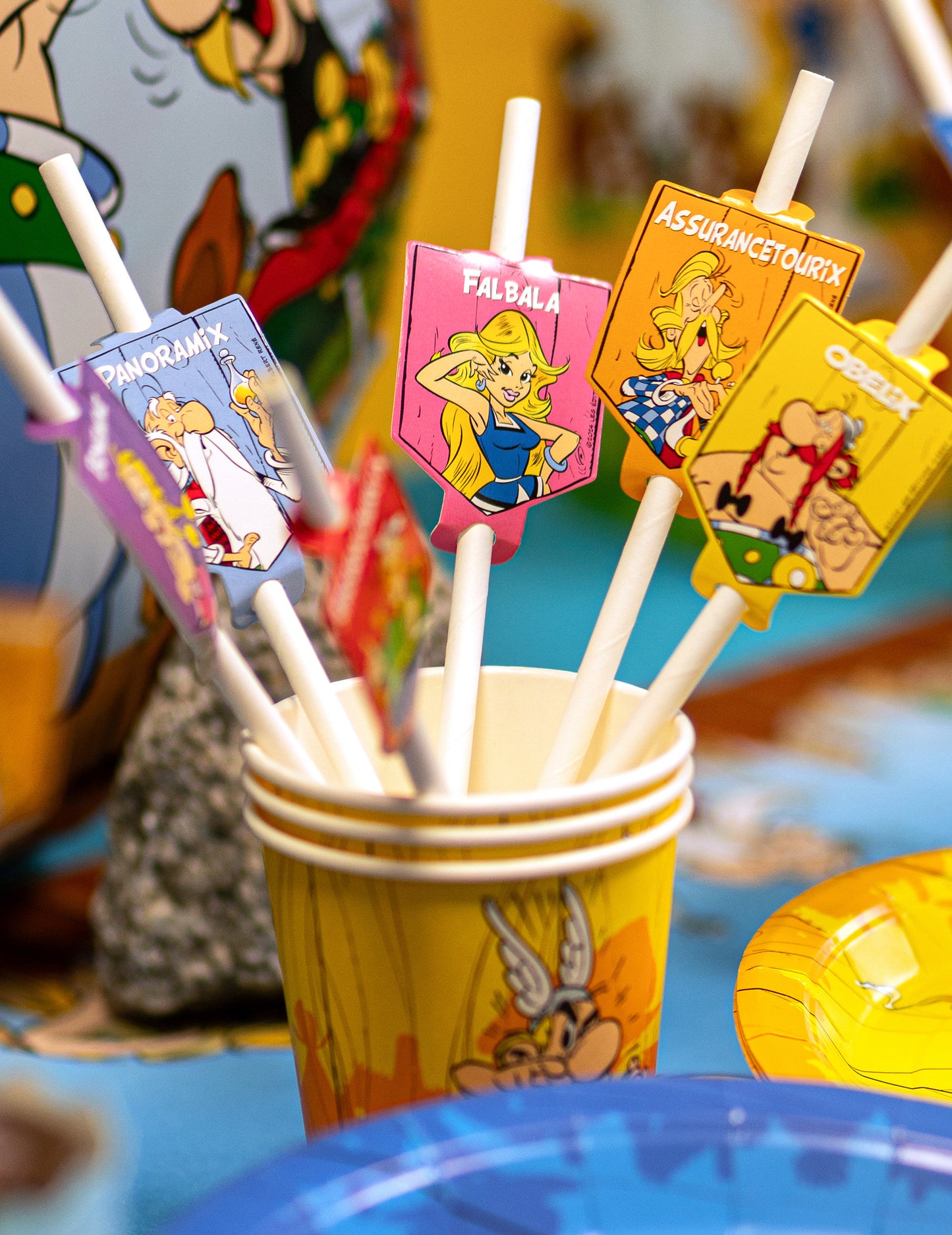 8 Картонени сламки Asterix