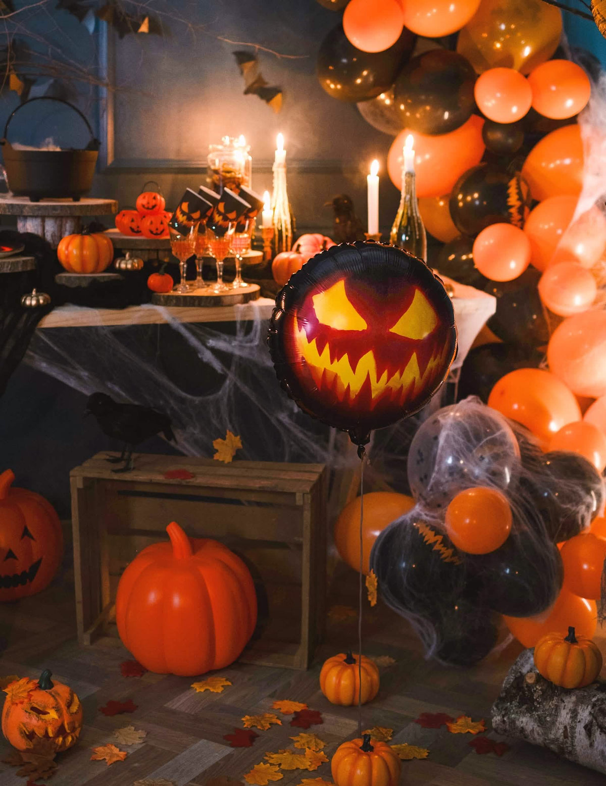 Сценична настройка в halloween декор от алуминиев балон страховита тиква