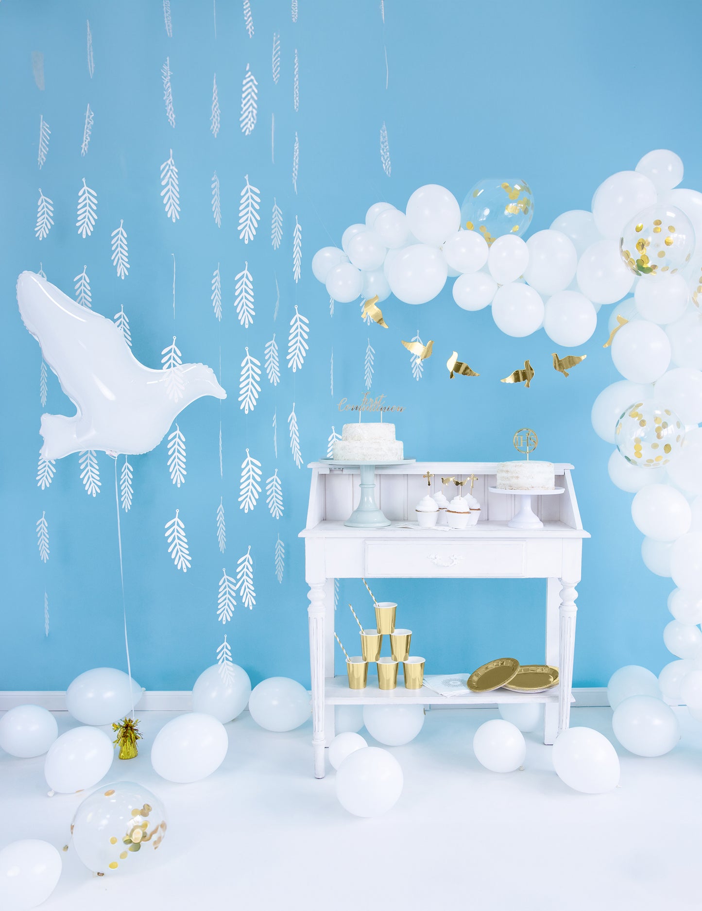 Алуминиева топка с бяла гълъба 77 x 66 cm