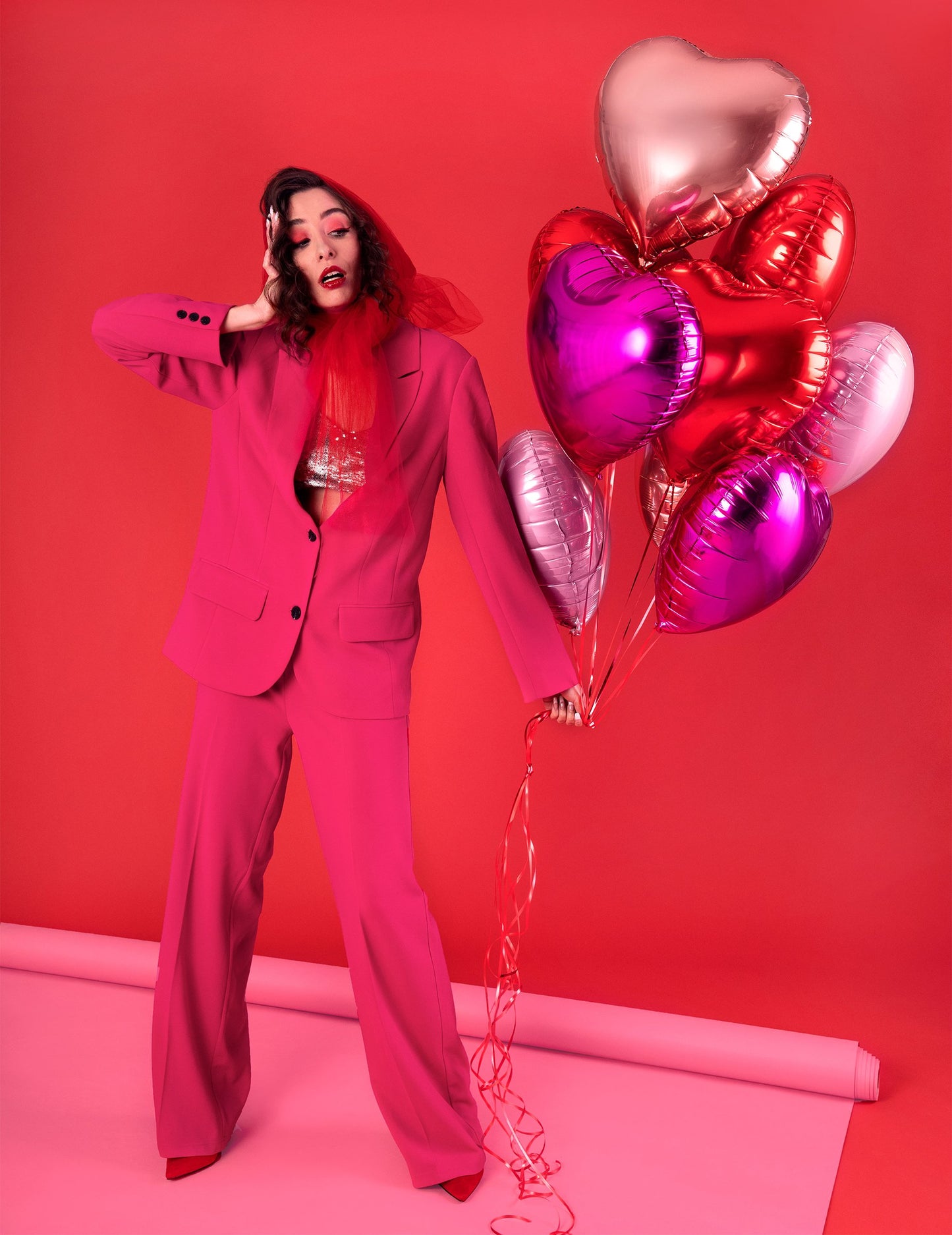 Блестящ балон с розово сърце