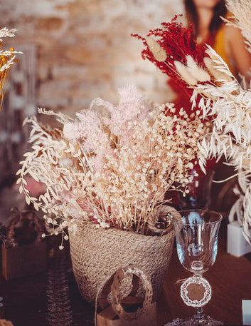 Mise en situation du bouquet de gypsophiles séchées pour décoration de mariage