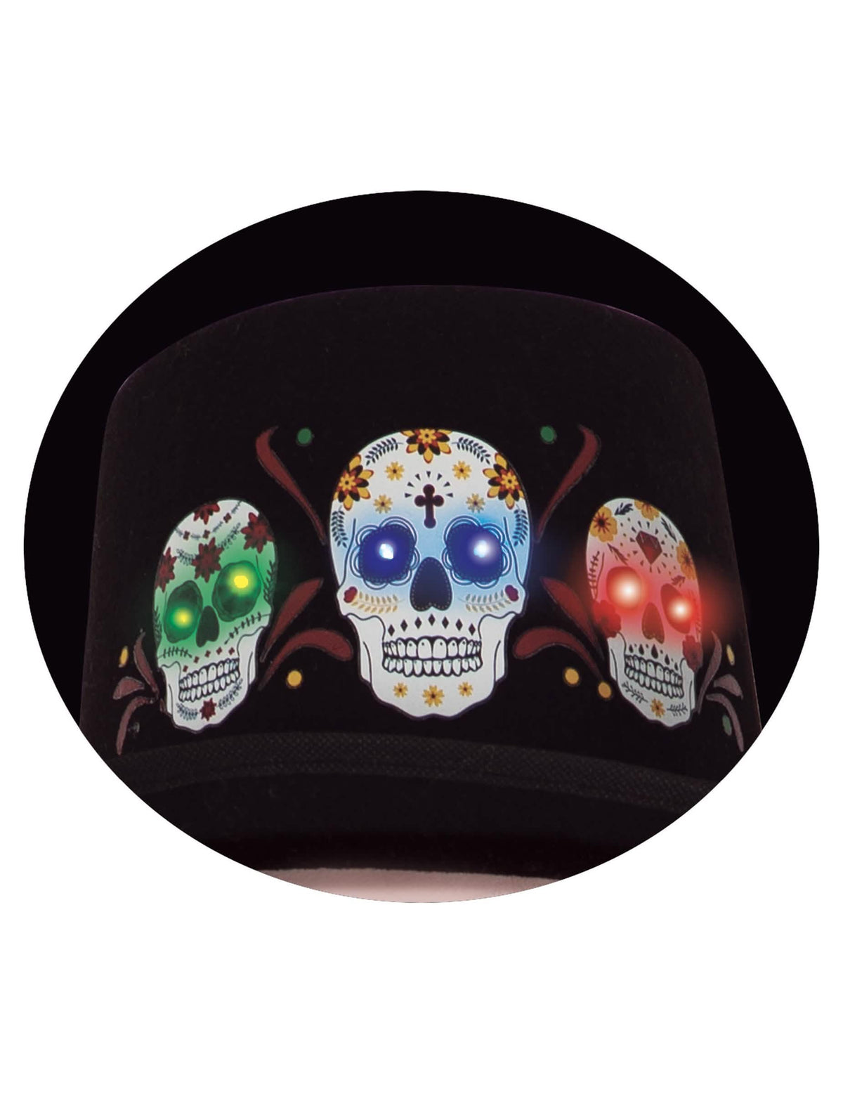 Крупен план на светещите черепи на светещата шапка Dia de los muertos