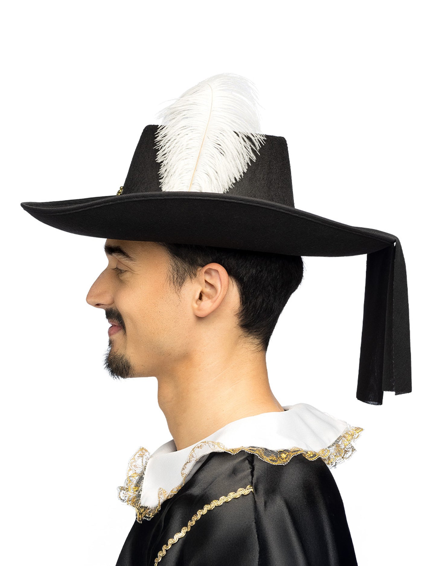 Възрастна черна шапка на мускетар