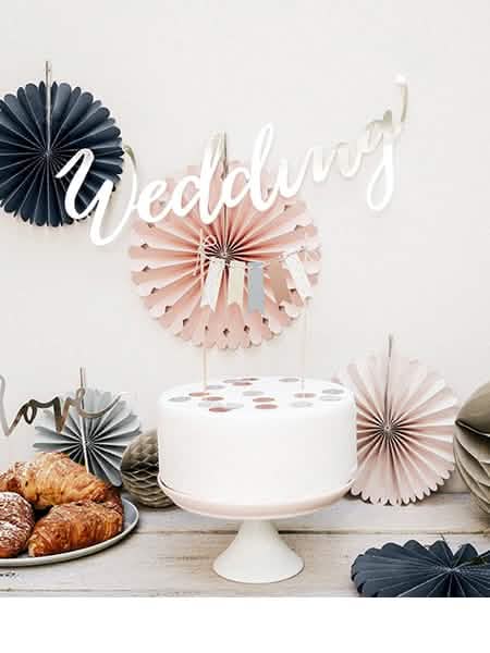 Mise en situation festive de la guirlande wedding pour mariage