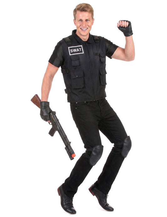 Мъжкият агент на SWAT маскират