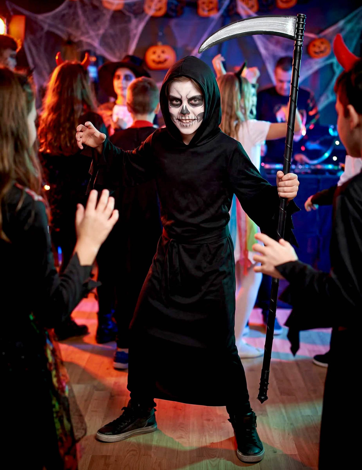 halloween сценка с костюма на Жътвар на души