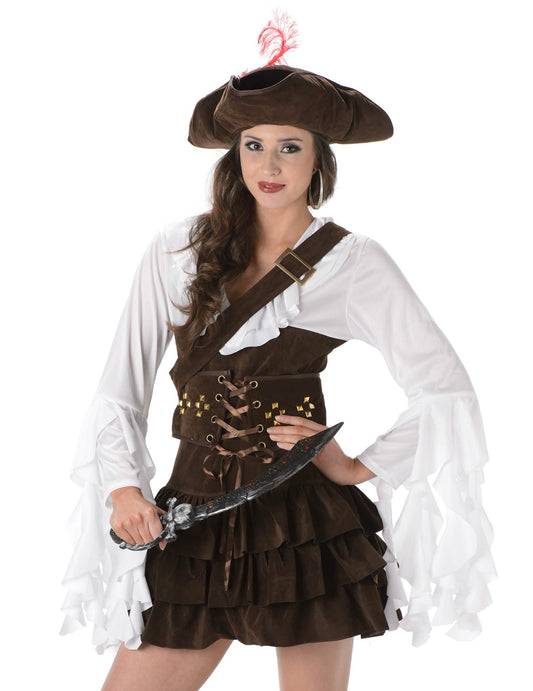 Vue rapprochée du buste et du chapeau du déguisement de pirate effet peau de chamois