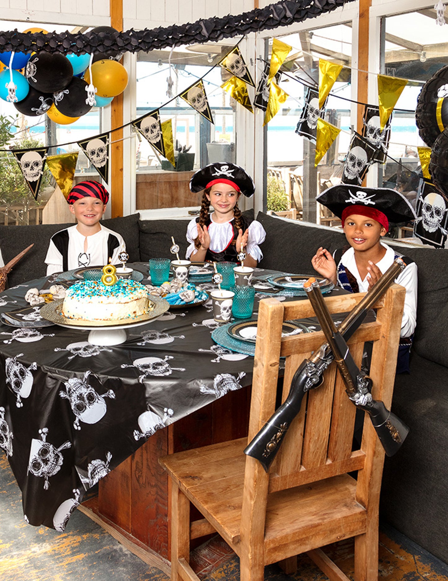 Гарланд 10 пластмасов пиратски пират Jolly Roger 30 x 20 cm