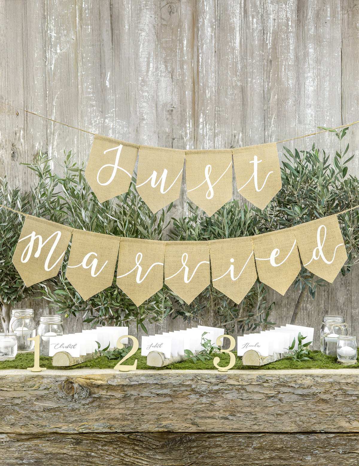 Ситуация с гирляндата Just Married за сватба