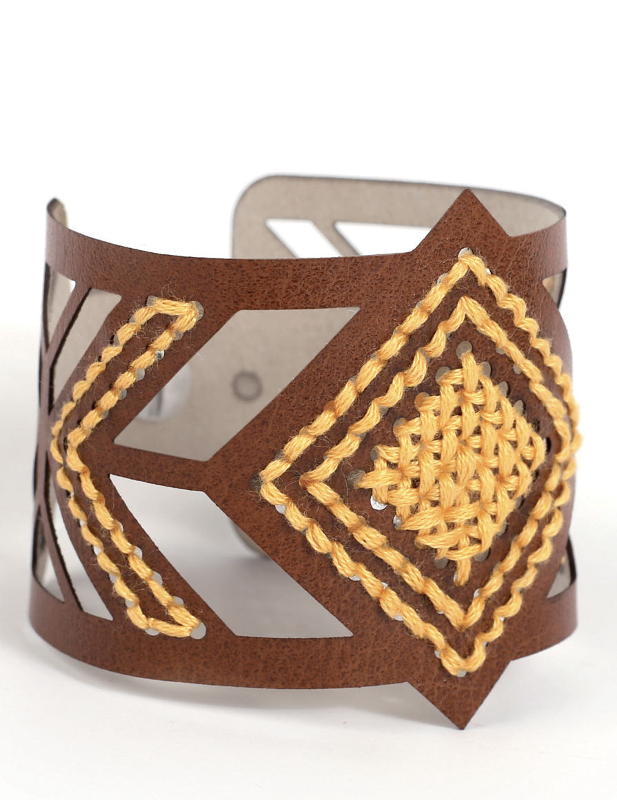 Комплект за бродиране на гривна с диамант в кафява кожа за възрастни.