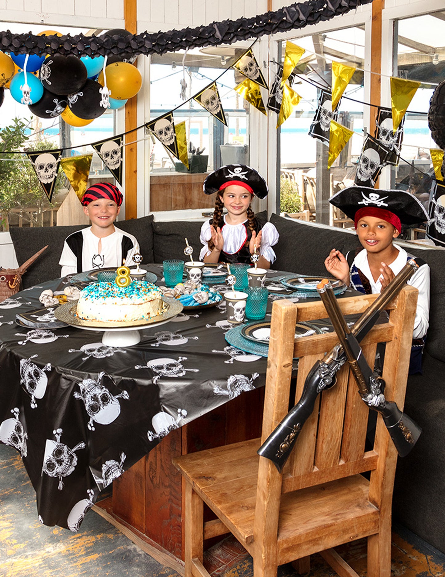 Пиратска пластмасова покривка Jolly Roger 130 x 180 cm