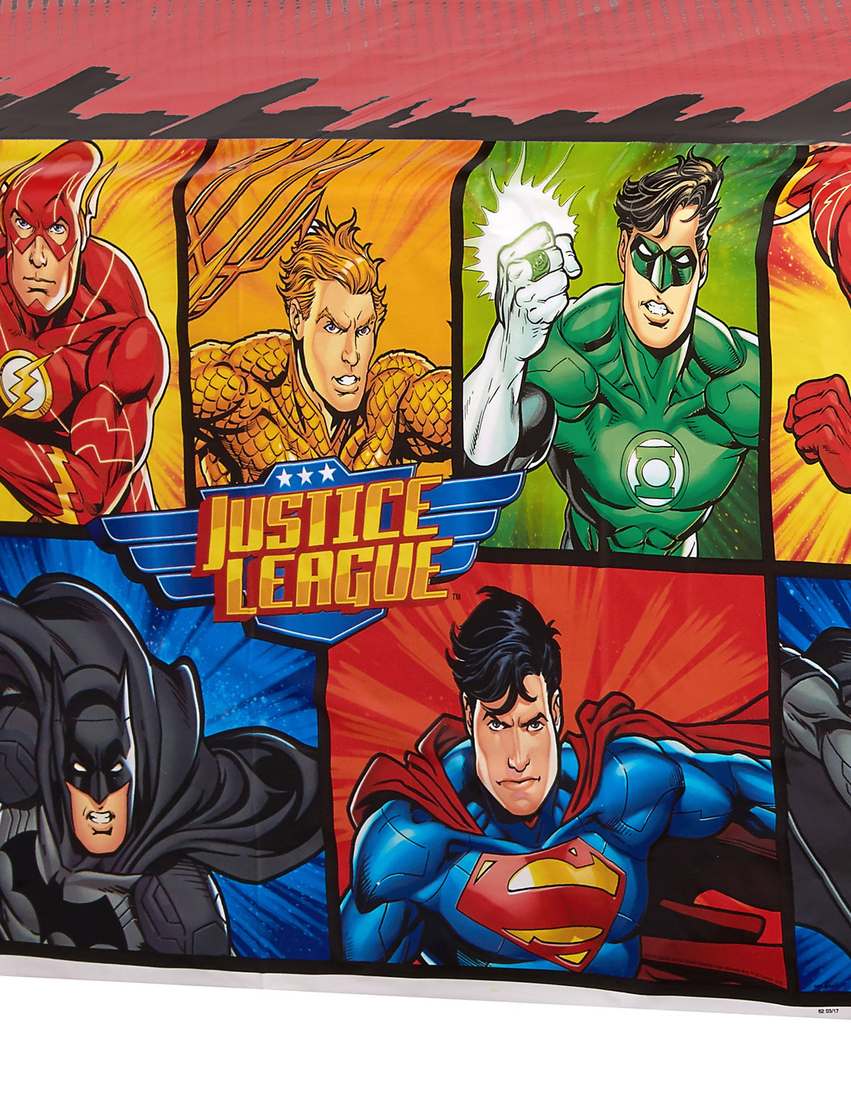 Детайл на илюстрациите на супергерои на пластмасовата покривка Justice League