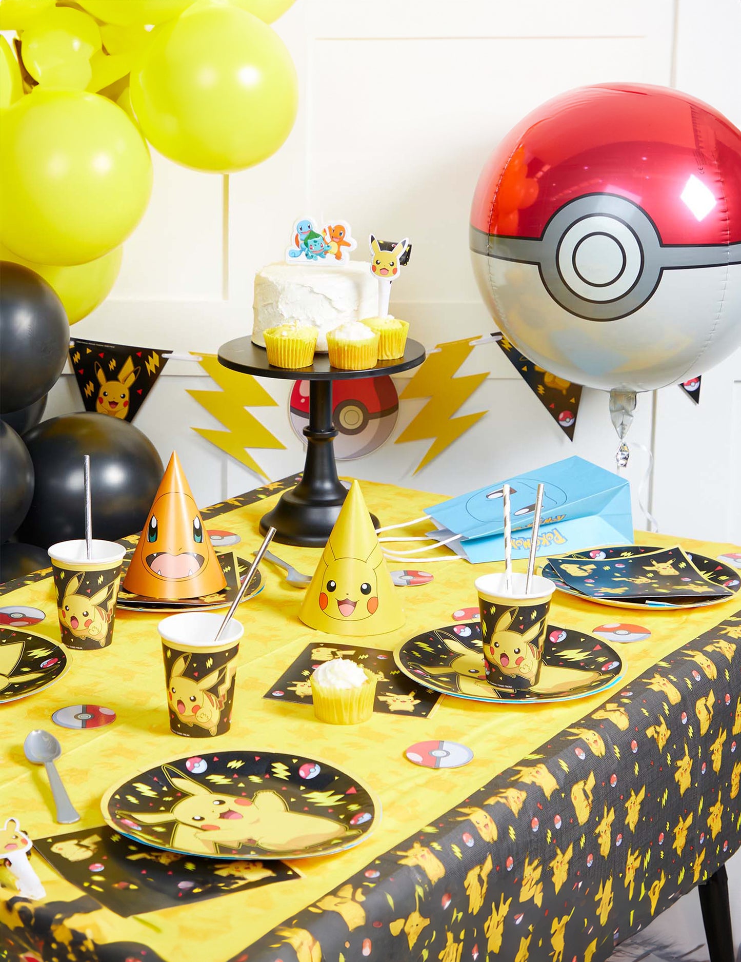 Покривка за маса Pokémon Pikachu™ 120 x 180 cm