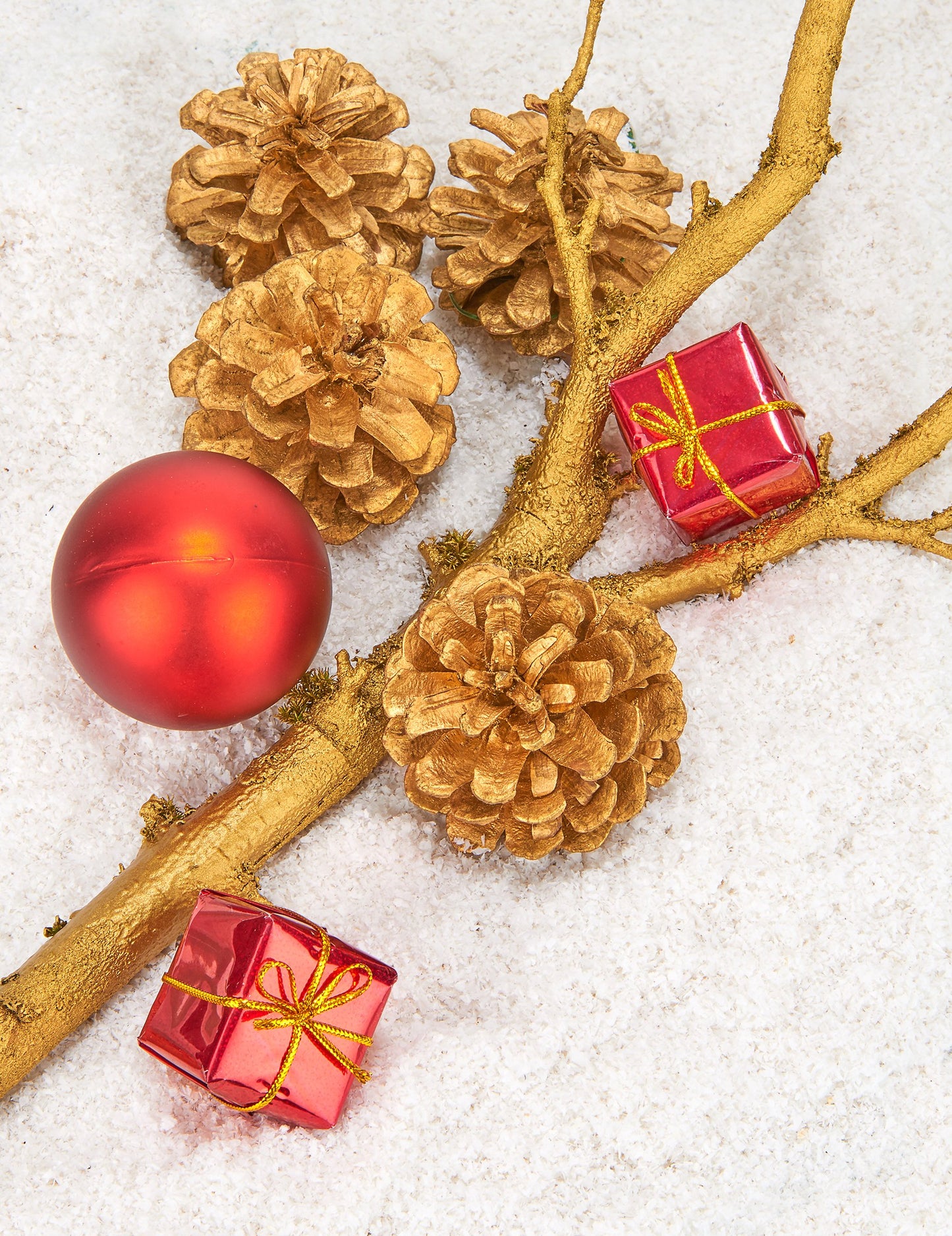 Цветна хартия на прах