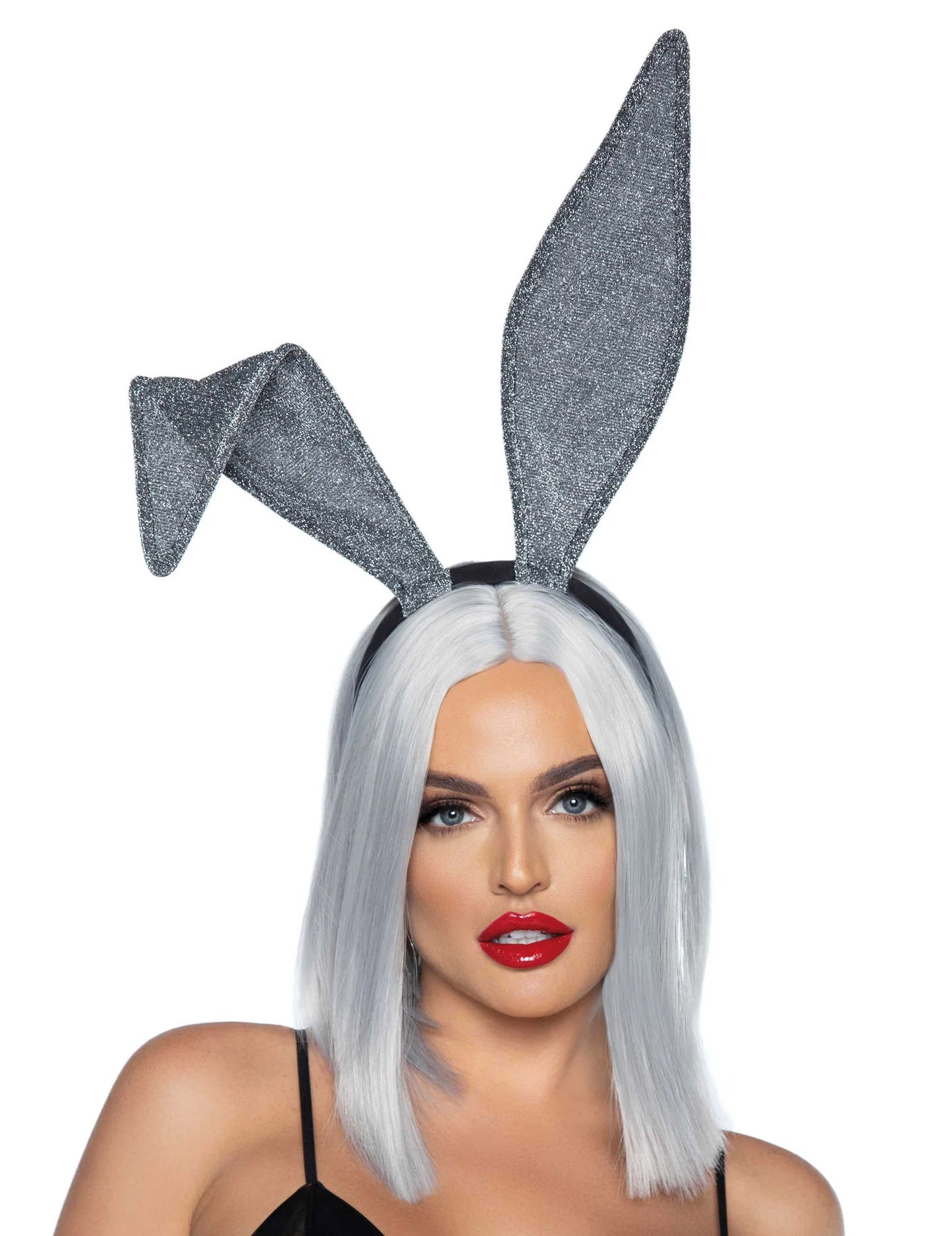 Възрастни сребърни заешки уши