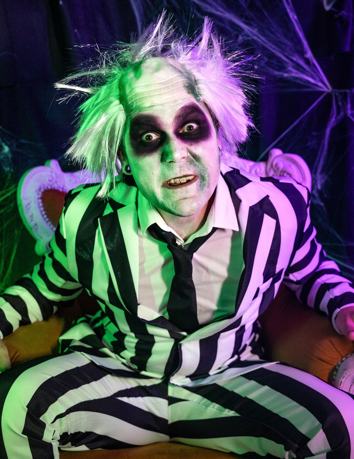 Mise en scène de la perruque fantôme fou pour adulte