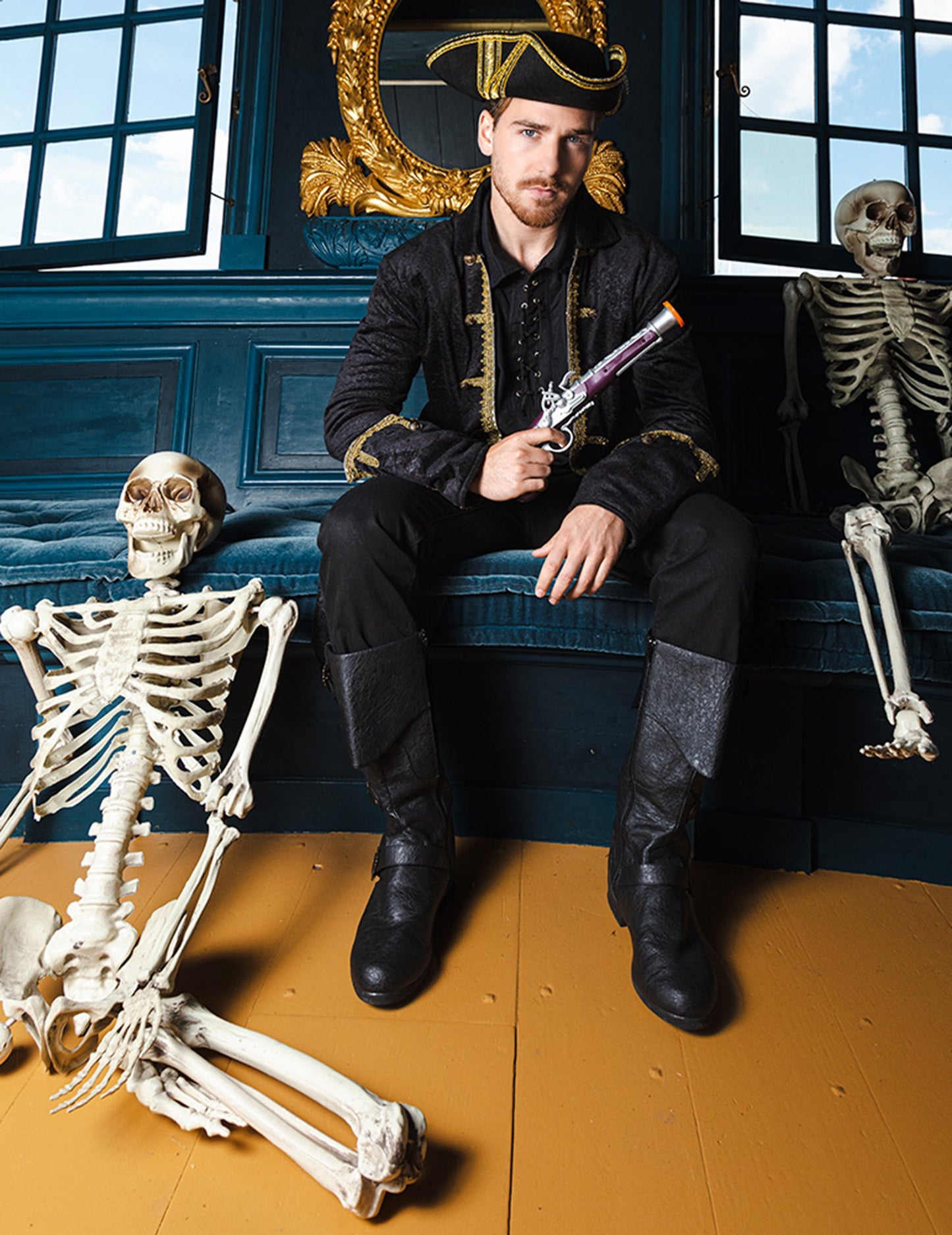 Кафяв пластмасов пиратски пистолет