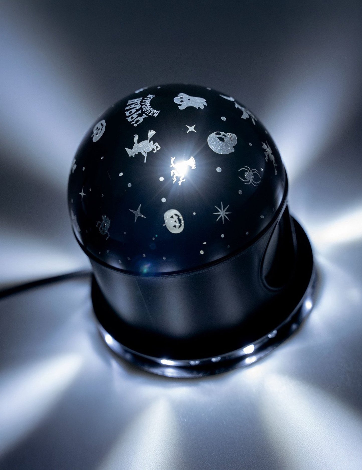 Хелоуински проектор със своята