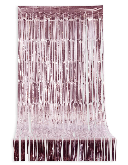 Vue de face du rideau scintillant à franges pour fête rose gold