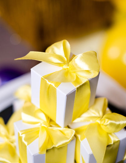 10 кутии в бял квадратен картон 5 x 5 cm