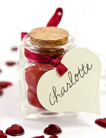 10 бели етикета сърца 5 x 4,5 cm с прорез за панделка 