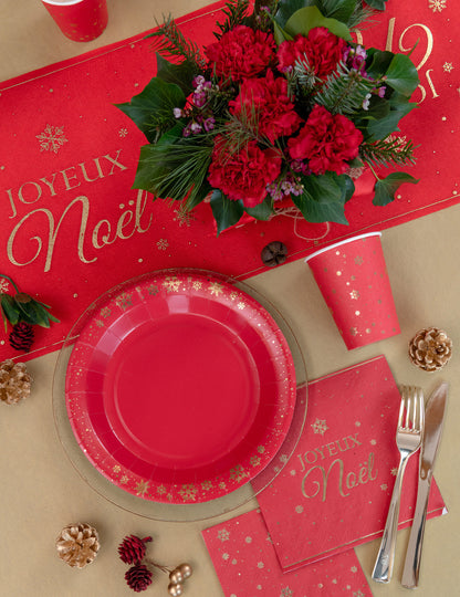 Vue d'ensemble de la table de Noël des gobelets en carton flocon d'or pour table