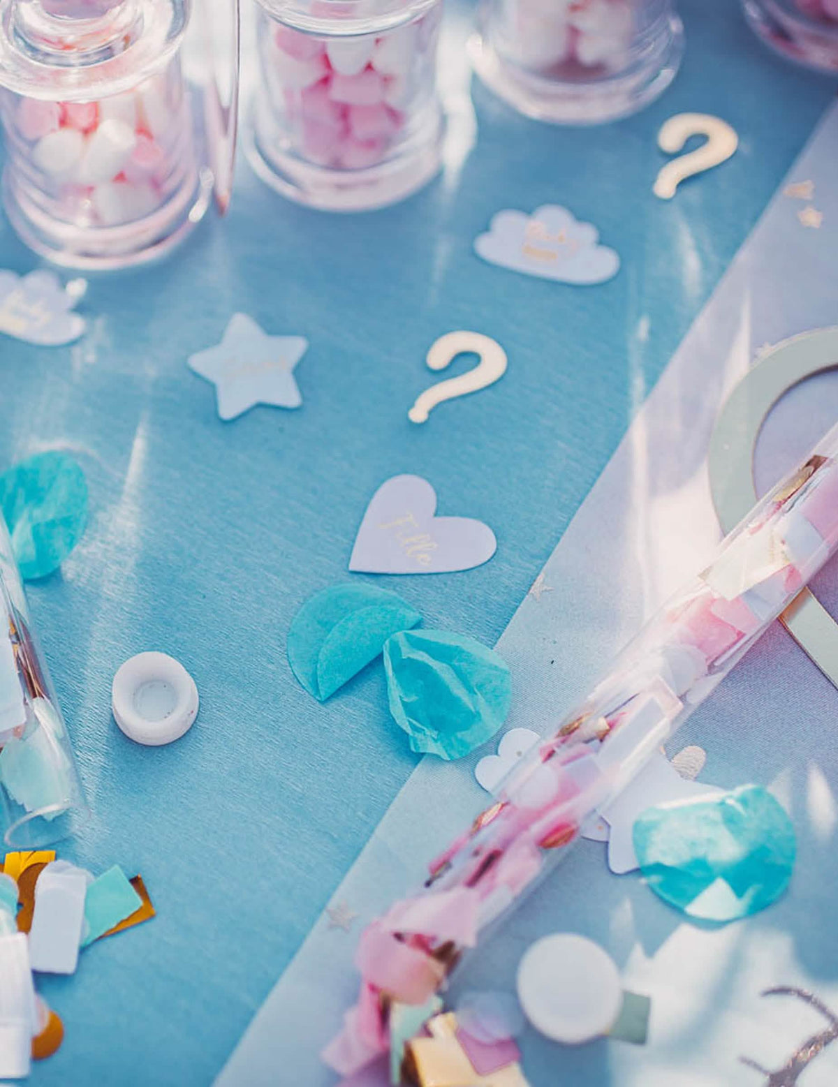 Детайли за формите и мотивите на конфети за момиче или момче за gender reveal