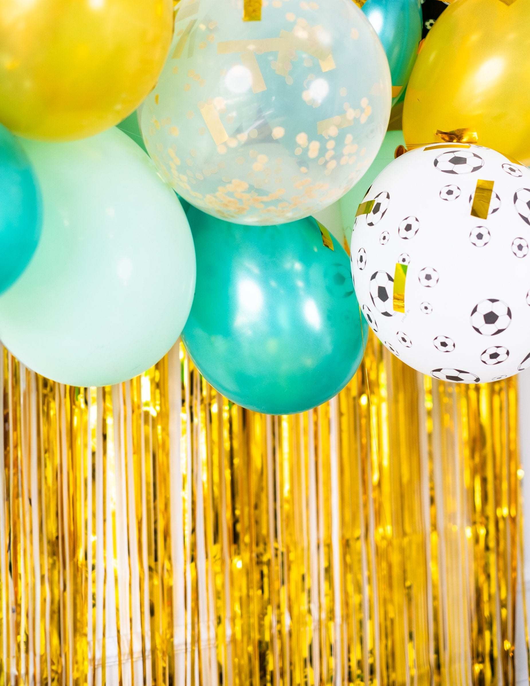 Ситуационно представяне на тъмнозелените метализирани балони