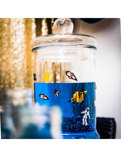 12 златни стикера, места от 3 до 7 cm планети и звезди