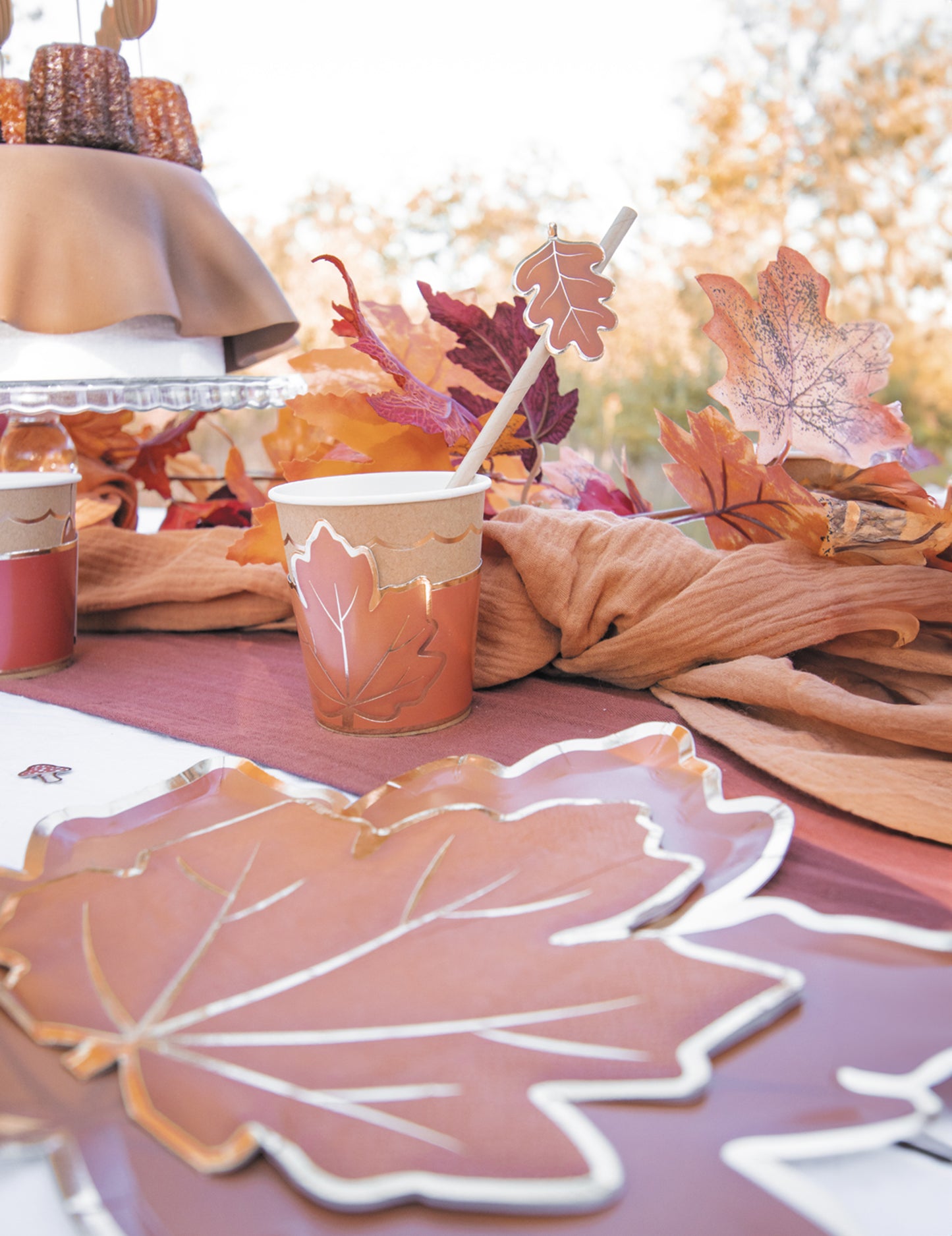 16 serviettes en papier feuille d'automne orange et dorées