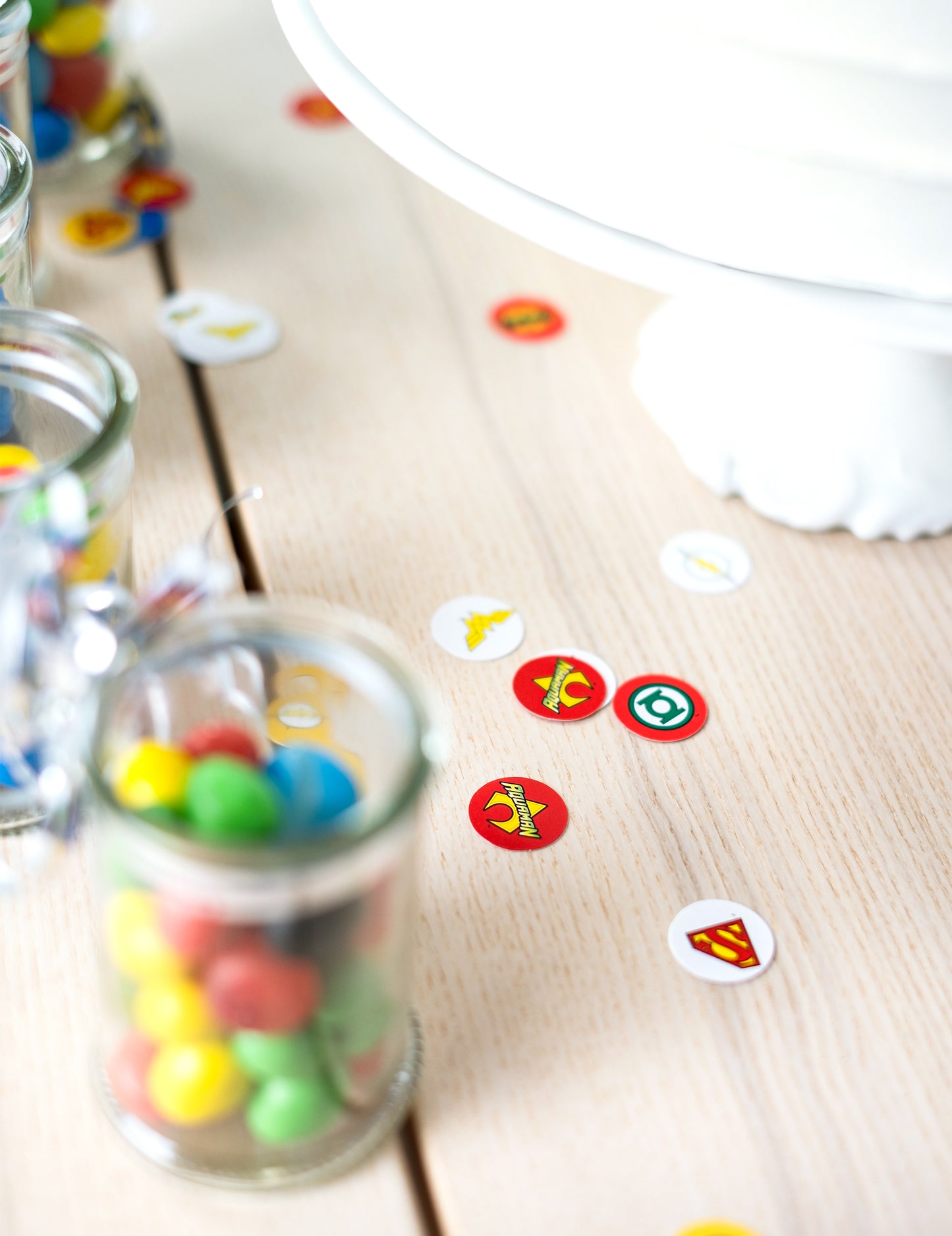 160 конфети „Лигата на справедливостта™“ 2 см