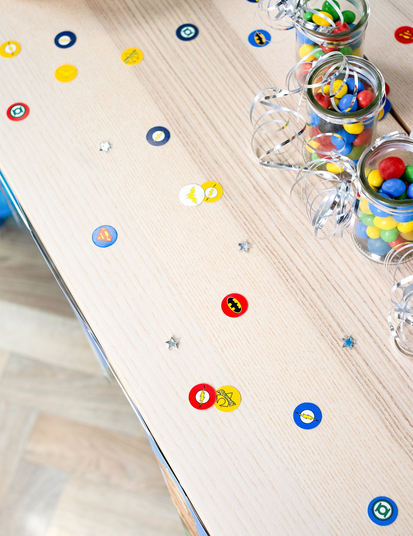 160 конфети „Лигата на справедливостта™“ 2 см