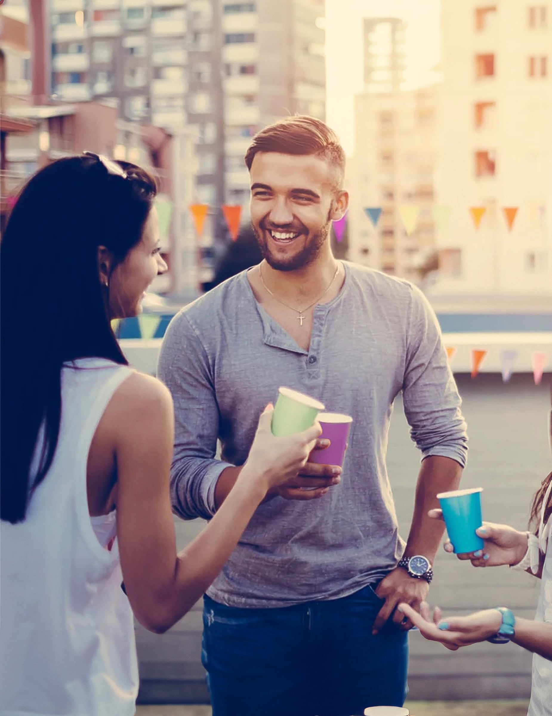 Mise en situation des gobelets américains carton recyclable pour fête