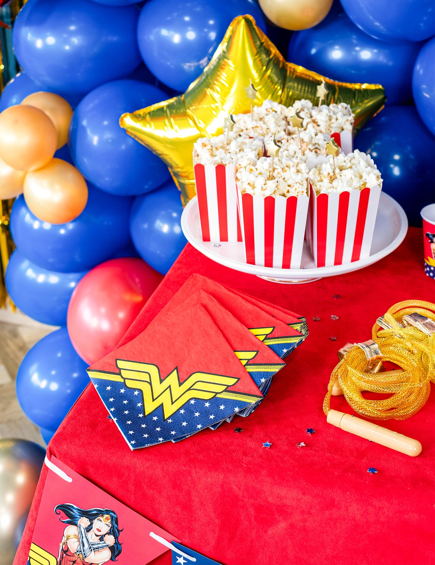 20 хартиени салфетки Wonder Woman™ 33 x 33 cm